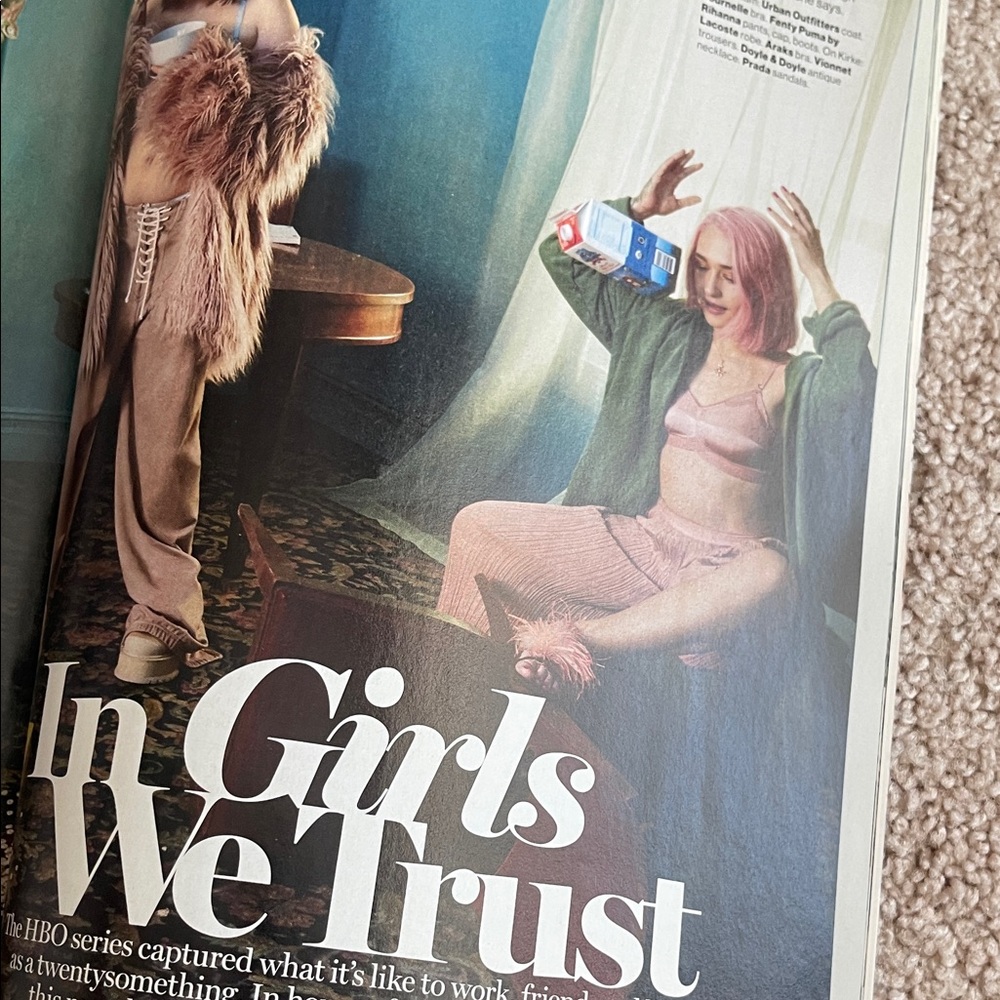 Glamour Magazine Collection - Picture 5 of 9